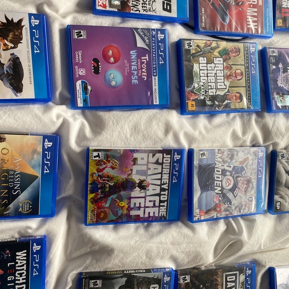 PS4 - Picture 7 of 13